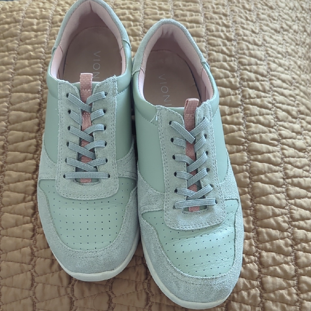 Vionic Green and Pink Sneakers with Retro-Inspired Design